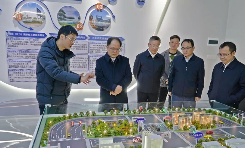 国家数据局副局长陈荣辉率队到柳州东科智慧公司调研指导数据要素市场化工作