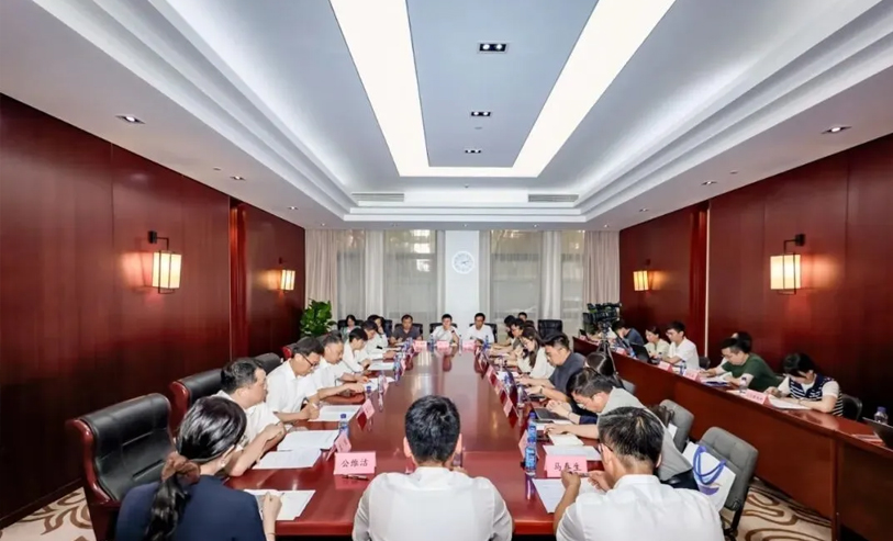 2026世界智能网联汽车大会媒体圆桌会在北京召开