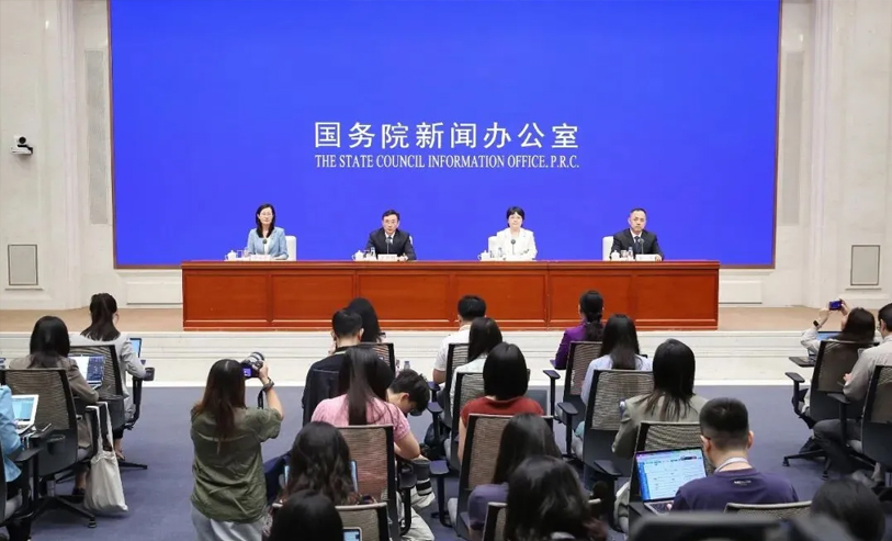 工信部：持续开展智能网联汽车&ldquo;车路云一体化&rdquo;应用试点、准入和上路通行试点
